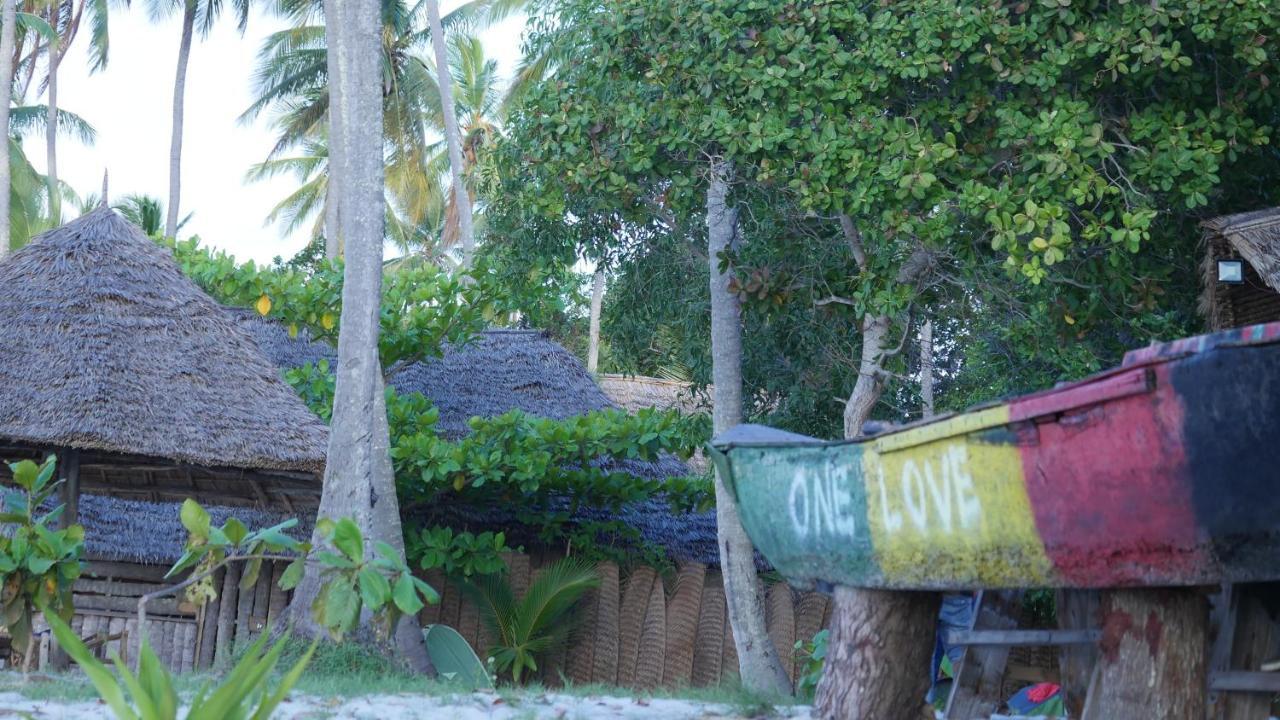 Afro Whale Shark Safari Bed & Breakfast Kilindoni Exterior photo